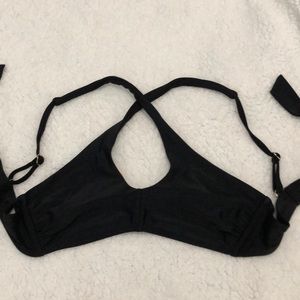 Black keyhole bikini top